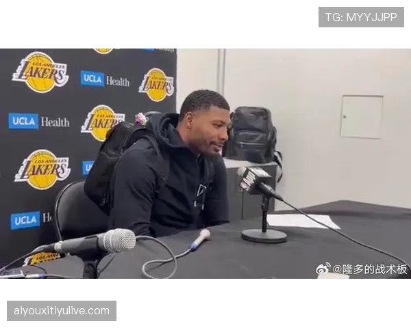 湖人第三节提升防守强度，连续三个回合造成太阳队进攻犯规